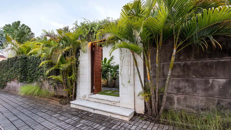 5 Star Alarte Estate – Elegant Seminyak Escape
