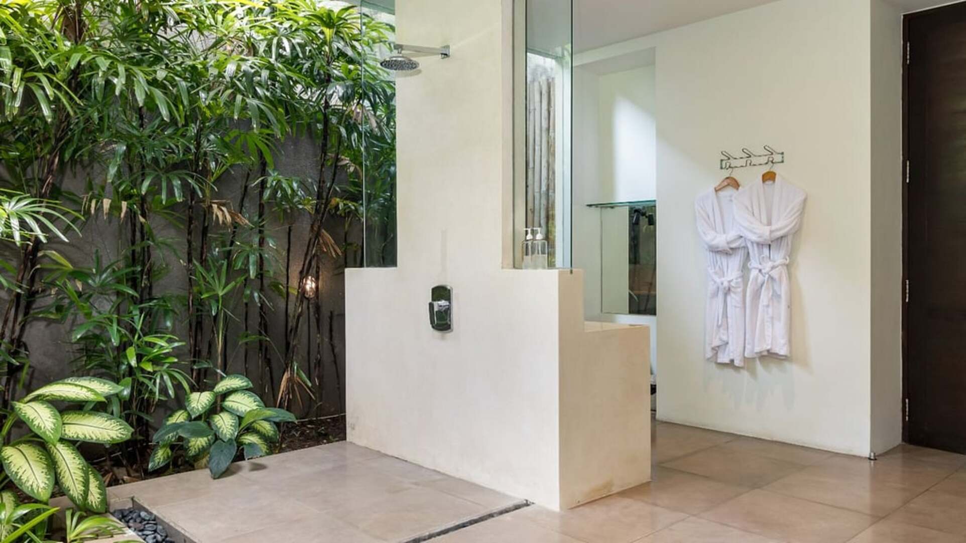 5 Star Alice Estate – Serene Seminyak Estate