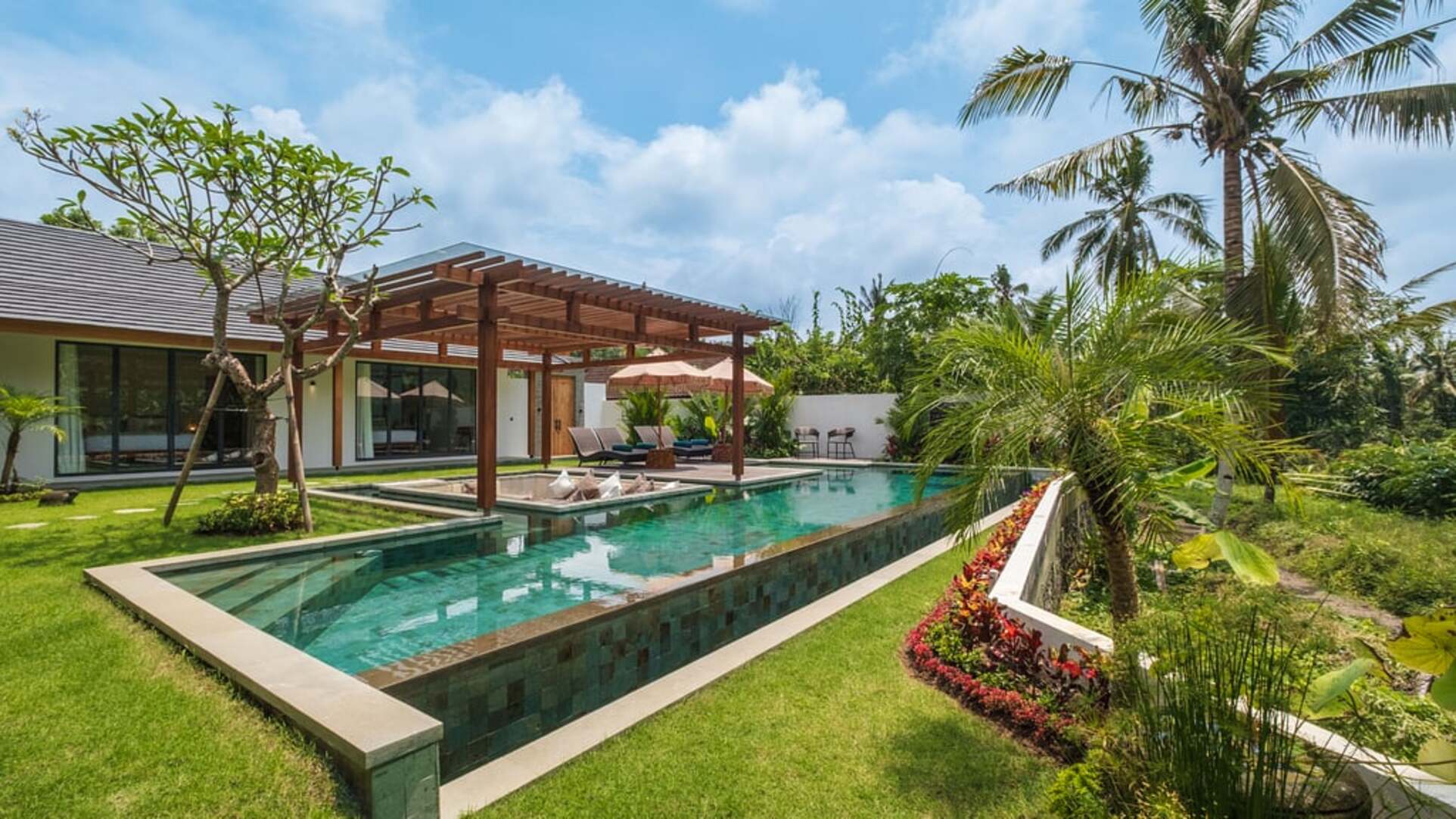 5 Star Villa Suka Sawah – Ricefield Serenity