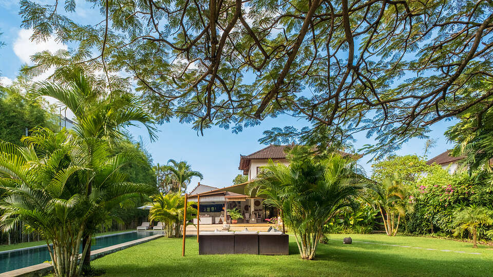 5 Star Villa Mogi – Serene Garden Escape