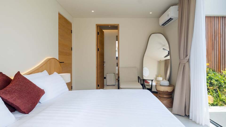 5 Star Loona Palm Seseh 2 - Modern Coastal Escape