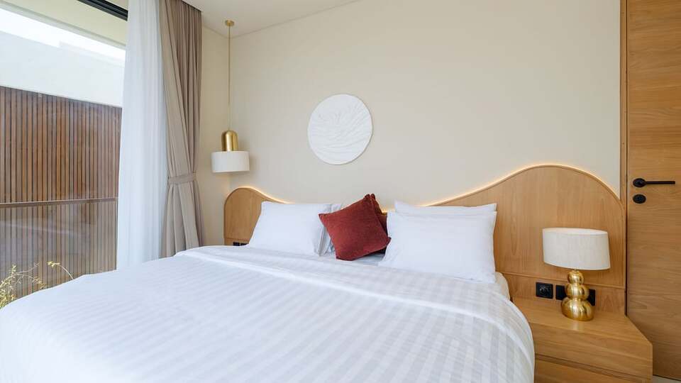 5 Star Loona Palm Seseh 2 - Modern Coastal Escape
