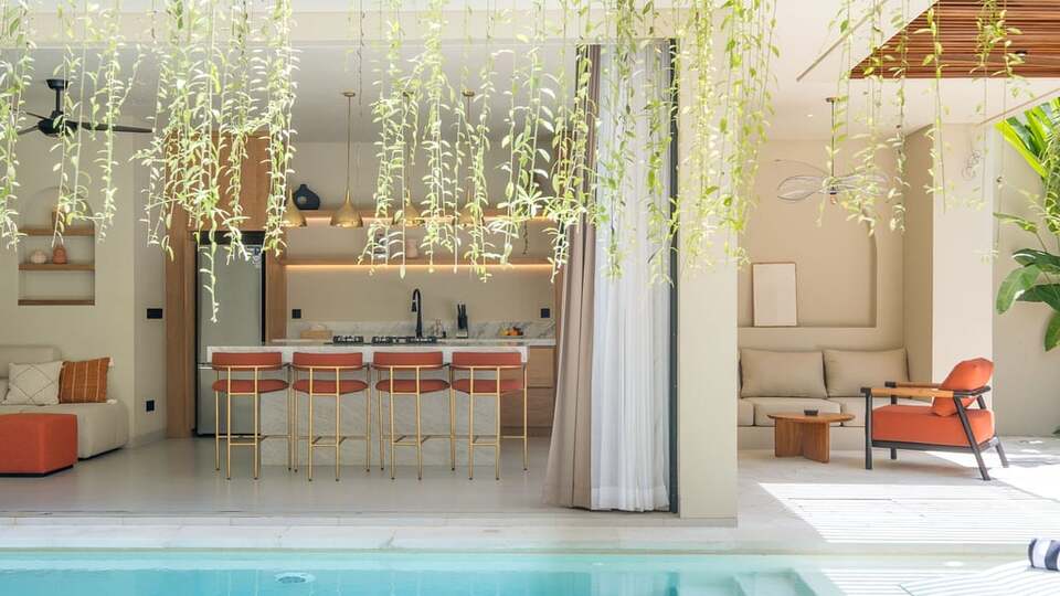 5 Star Loona Palm Seseh 2 - Modern Coastal Escape
