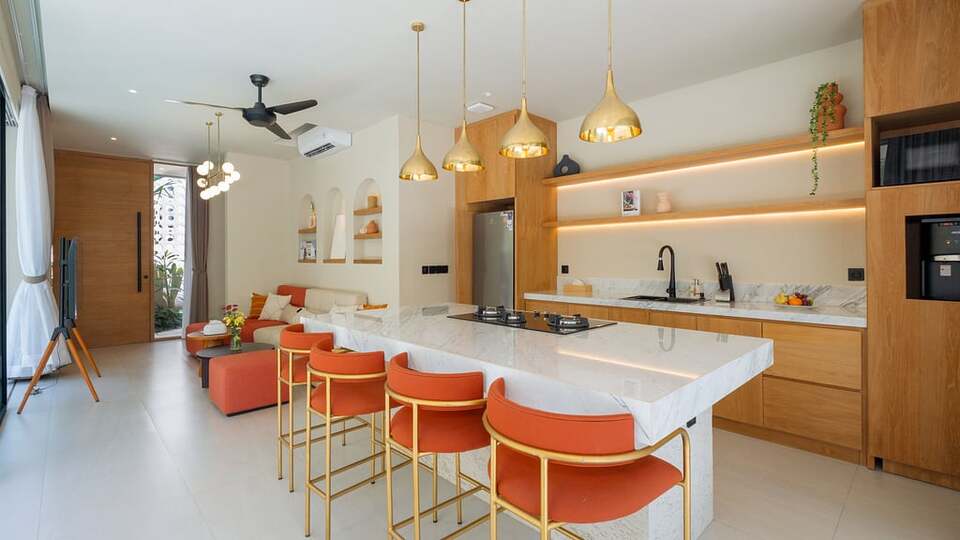 5 Star Loona Palm Seseh 2 - Modern Coastal Escape