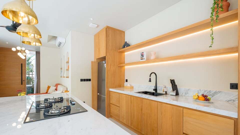 5 Star Loona Palm Seseh 2 - Modern Coastal Escape