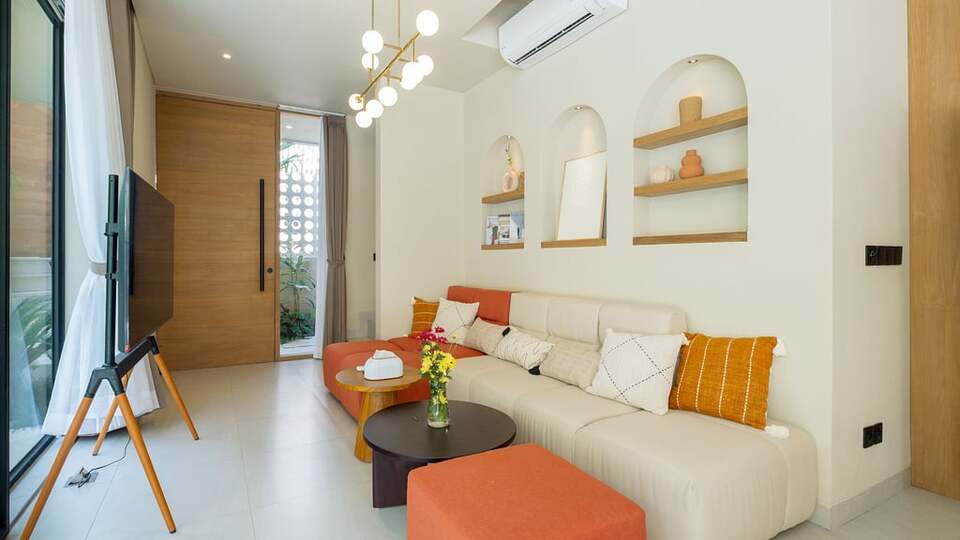 5 Star Loona Palm Seseh 2 - Modern Coastal Escape
