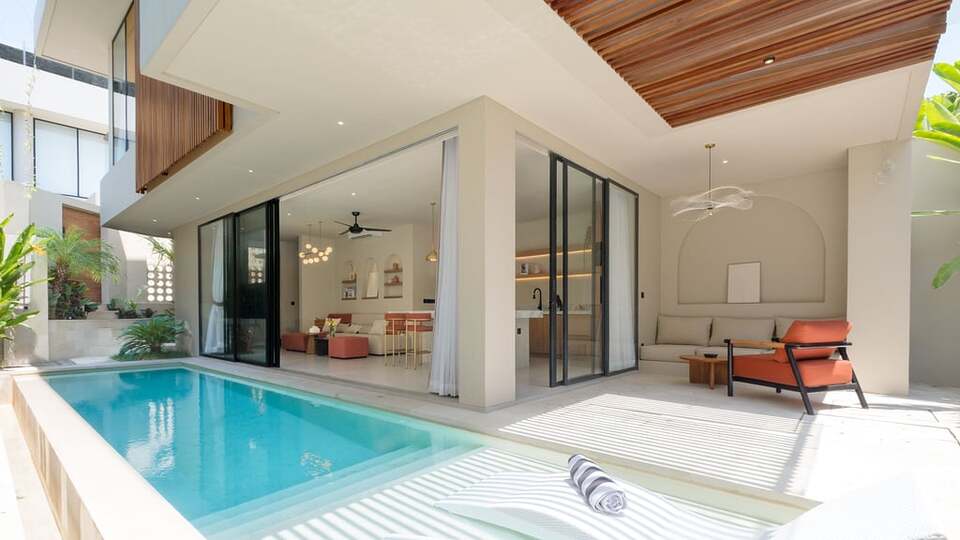 5 Star Loona Palm Seseh 2 - Modern Coastal Escape