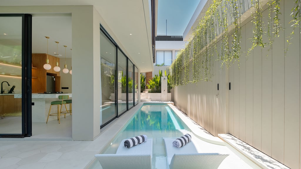 5 Star Loona Palm Seseh Estate - Modern Coastal Serenity