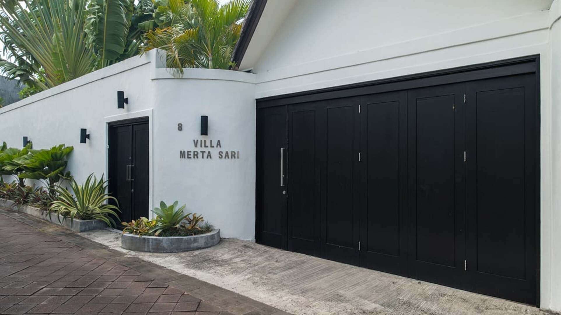 5 Star Villa Merta Sari 8 - Seminyak Serenity