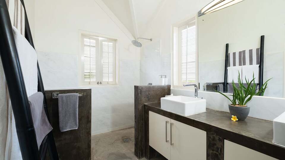 5 Star Villa Merta Sari 8 - Seminyak Serenity