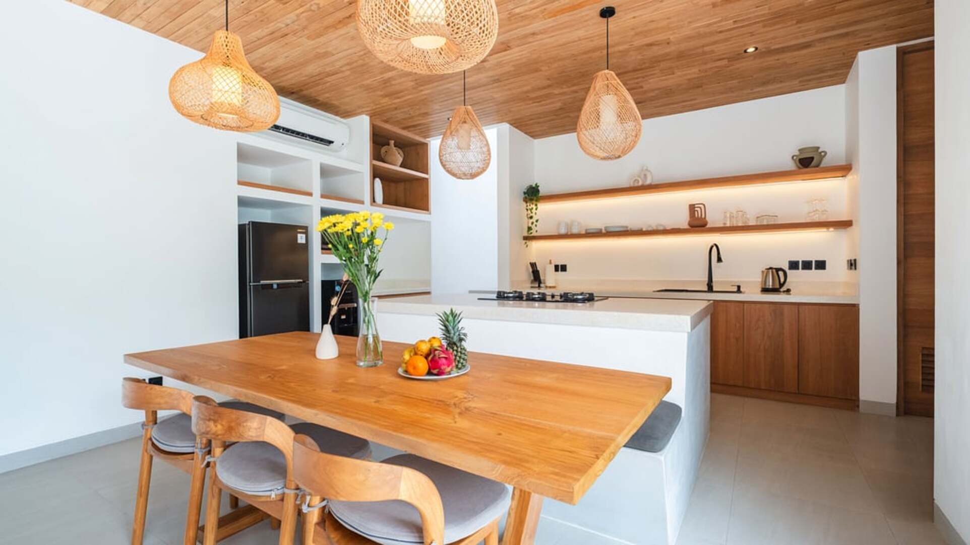 5 Star Loona Palm Canggu Estate - Contemporary Tropical Escape