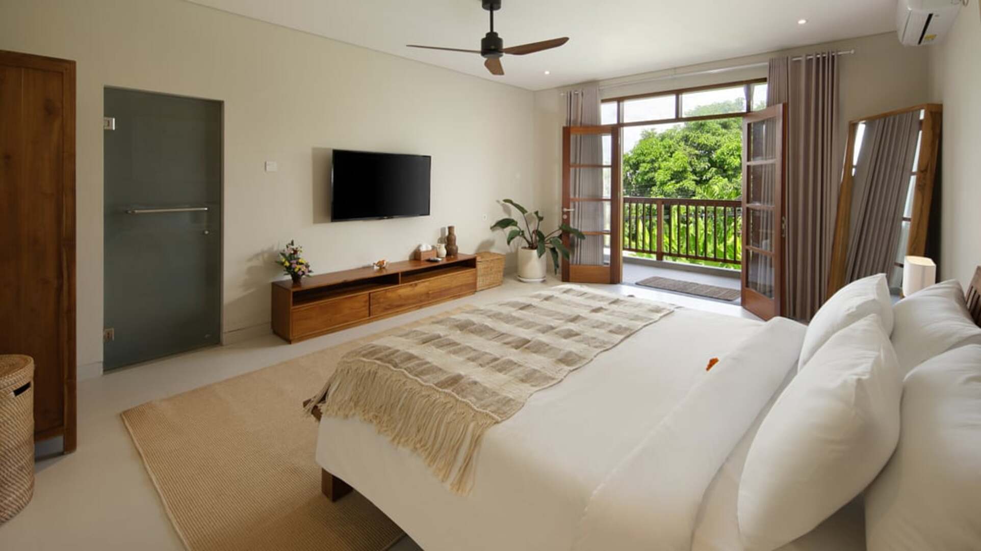 5 Star Villa Reviva - Contemporary Seminyak Escape