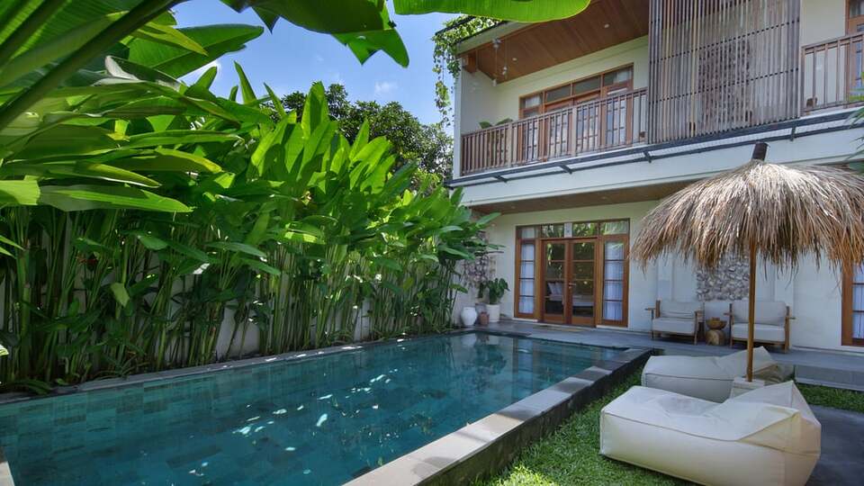 5 Star Villa Reviva - Contemporary Seminyak Escape