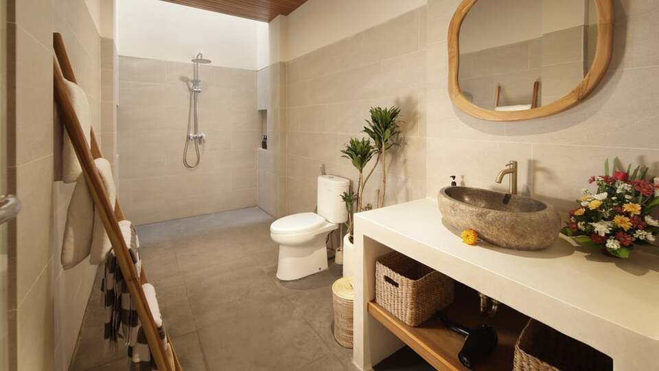 5 Star Villa Reviva - Contemporary Seminyak Escape