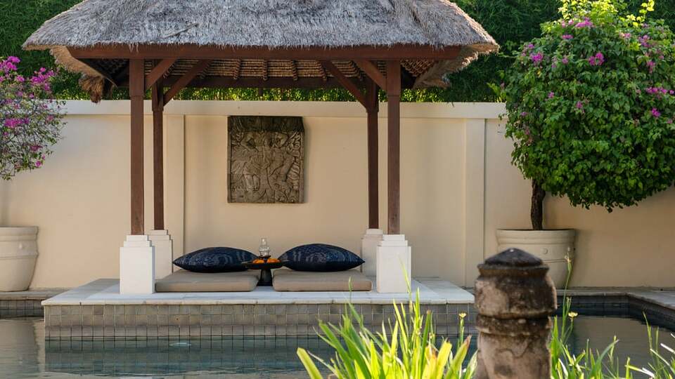 5 Star Villa V Seminyak - Balinese Tropical Charm