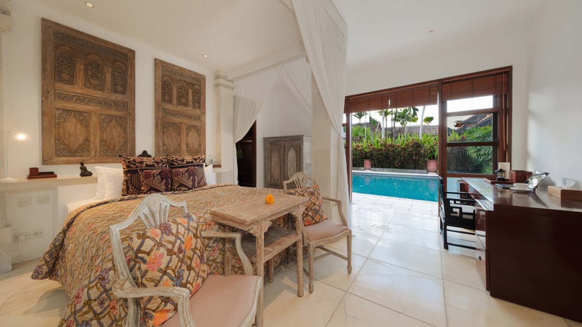 5 Star Villa V Seminyak - Balinese Tropical Charm