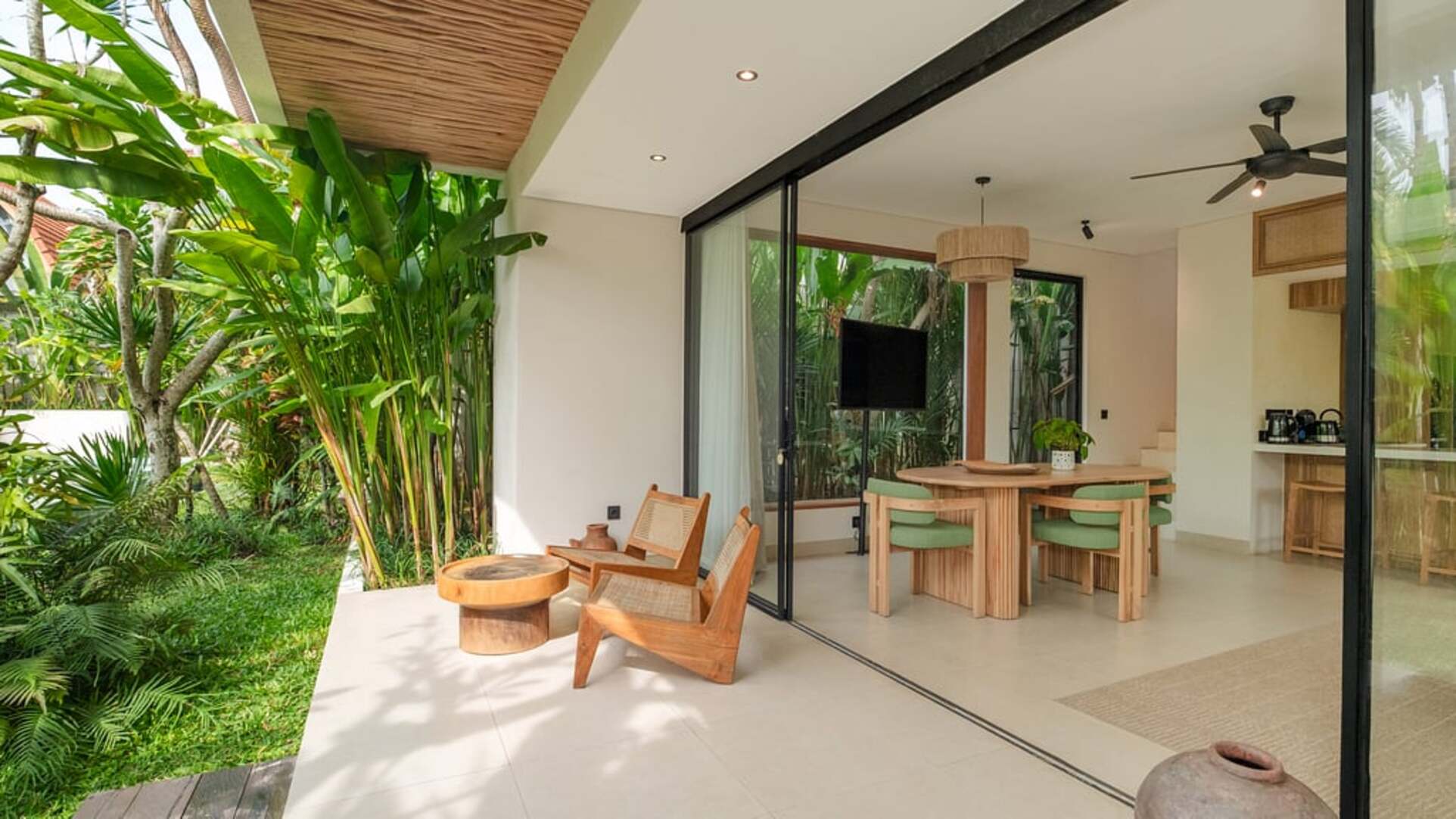 5 Star Lexington Palace Villa – Private Tropical Estate