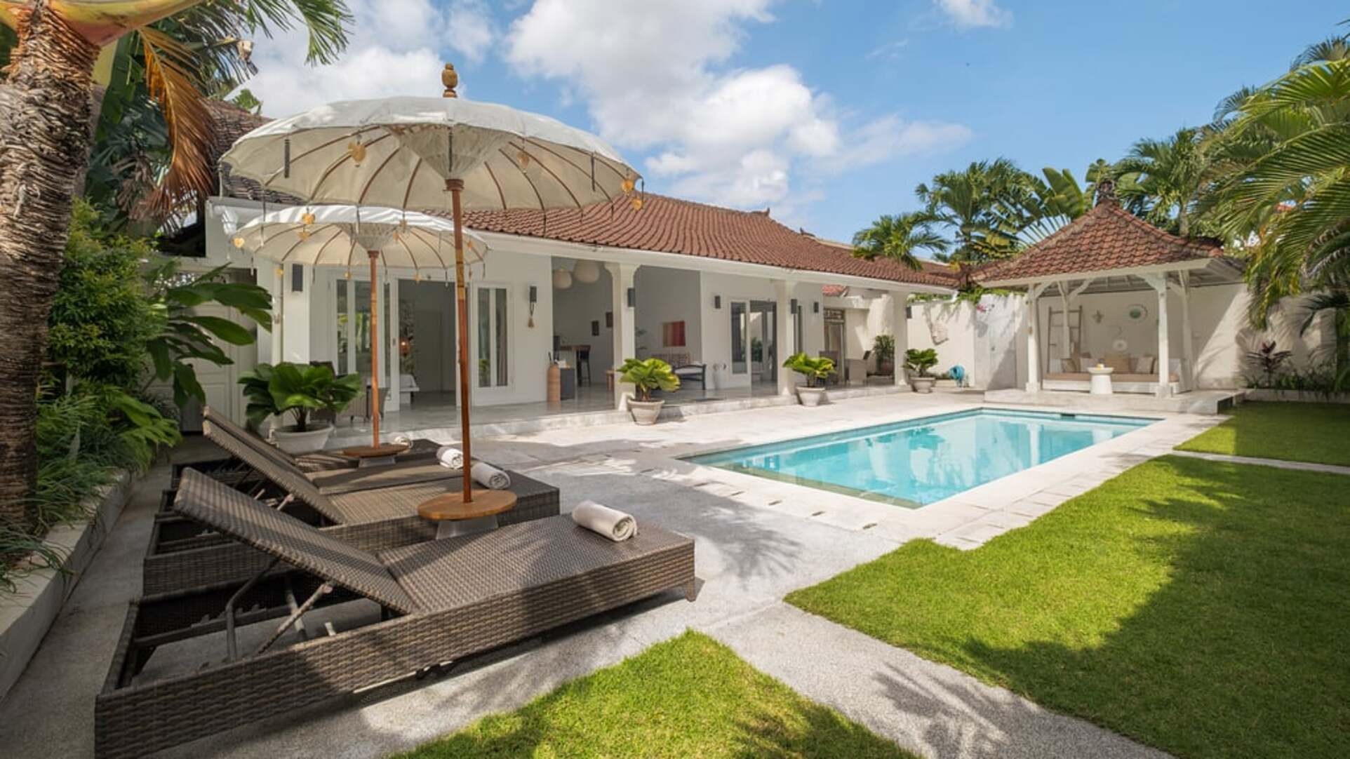 5 Star Villa Mas 3 Seminyak – Chic Tropical Escape