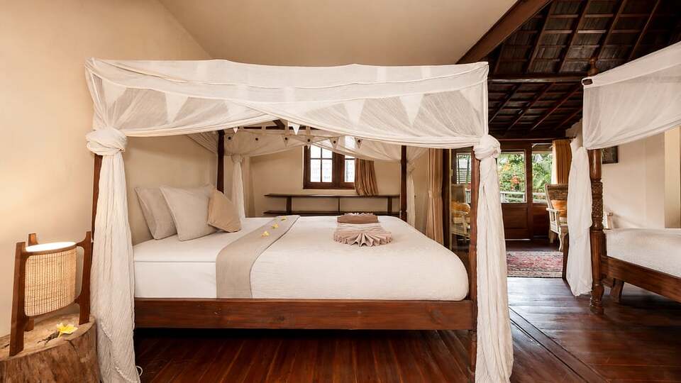 5 Star Villa Hangat – Tropical Balinese Sanctuary
