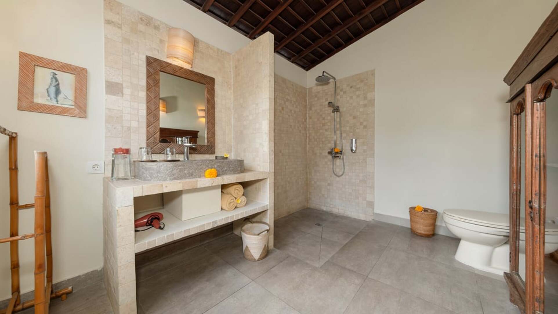 5 Star Villa Hangat – Tropical Balinese Sanctuary