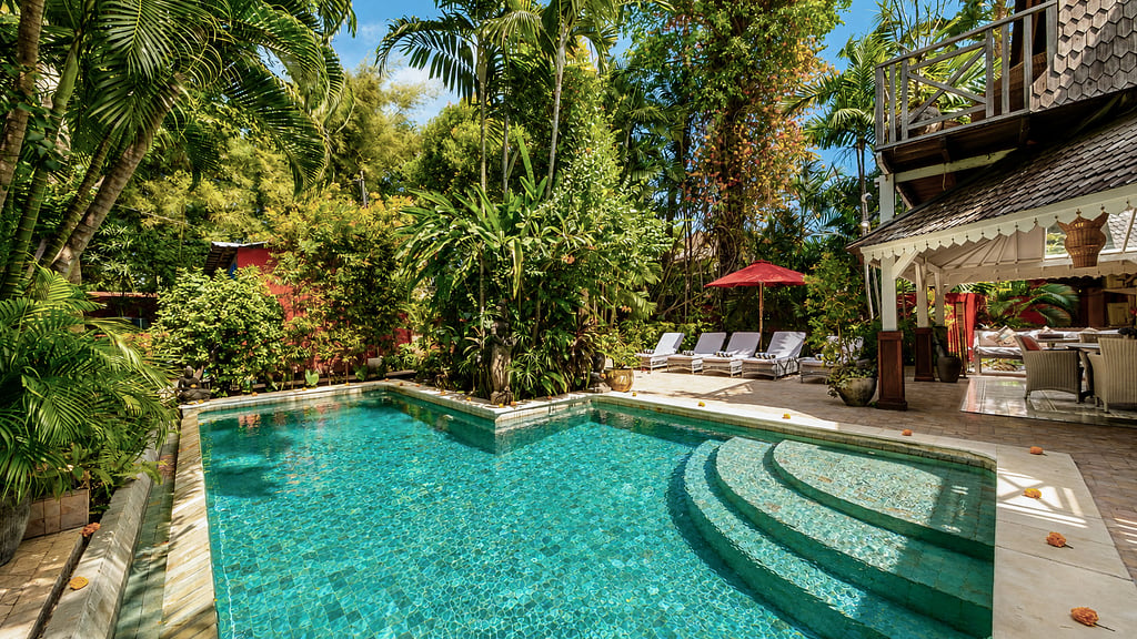 5 Star Villa Hangat – Tropical Balinese Sanctuary