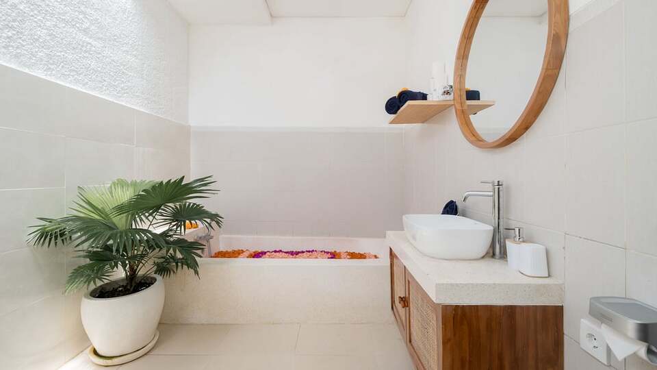 5 Star Villa Victoria 2 – Tropical Seminyak Retreat