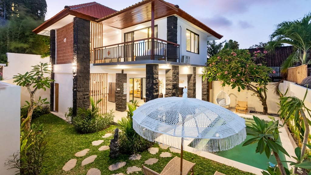 5 Star Villa Ambalika - Seminyak Serenity