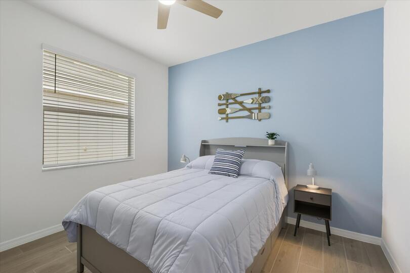 Guest bedroom 2 with double bed