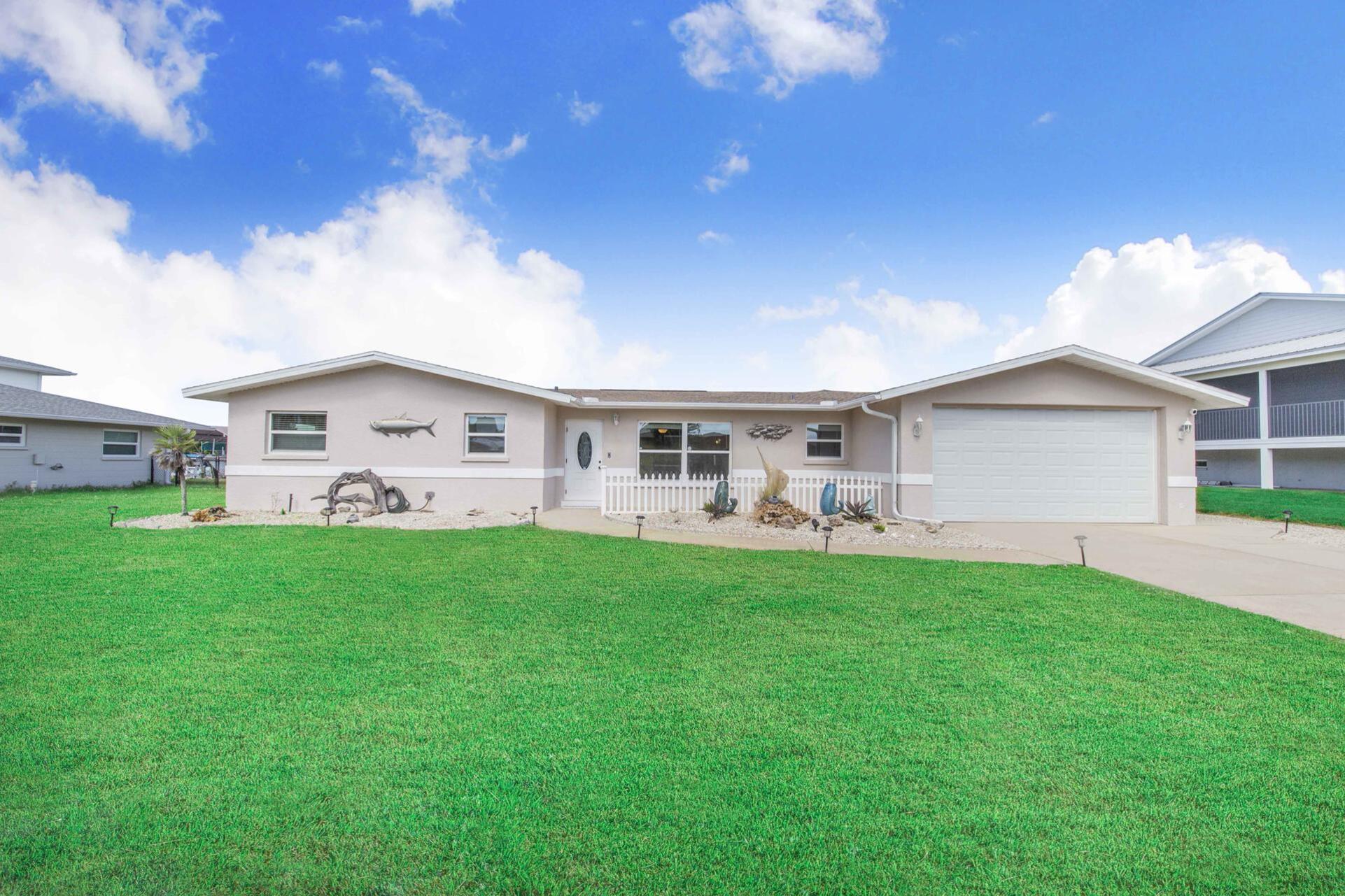 Beautiful 3 bedroom, 2 bathroom waterfront home with private pool & spa on Lemon Bay in Englewood