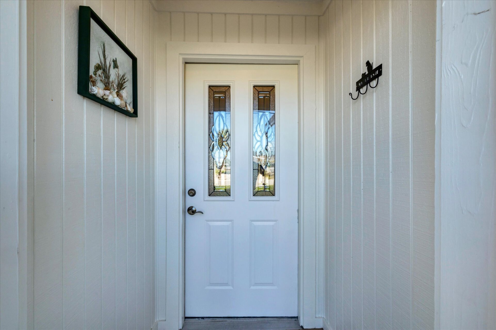 Quaint 2 bedroom, 2 bathroom waterfront home with private hot tub on Lemon Bay in Englewood, FL